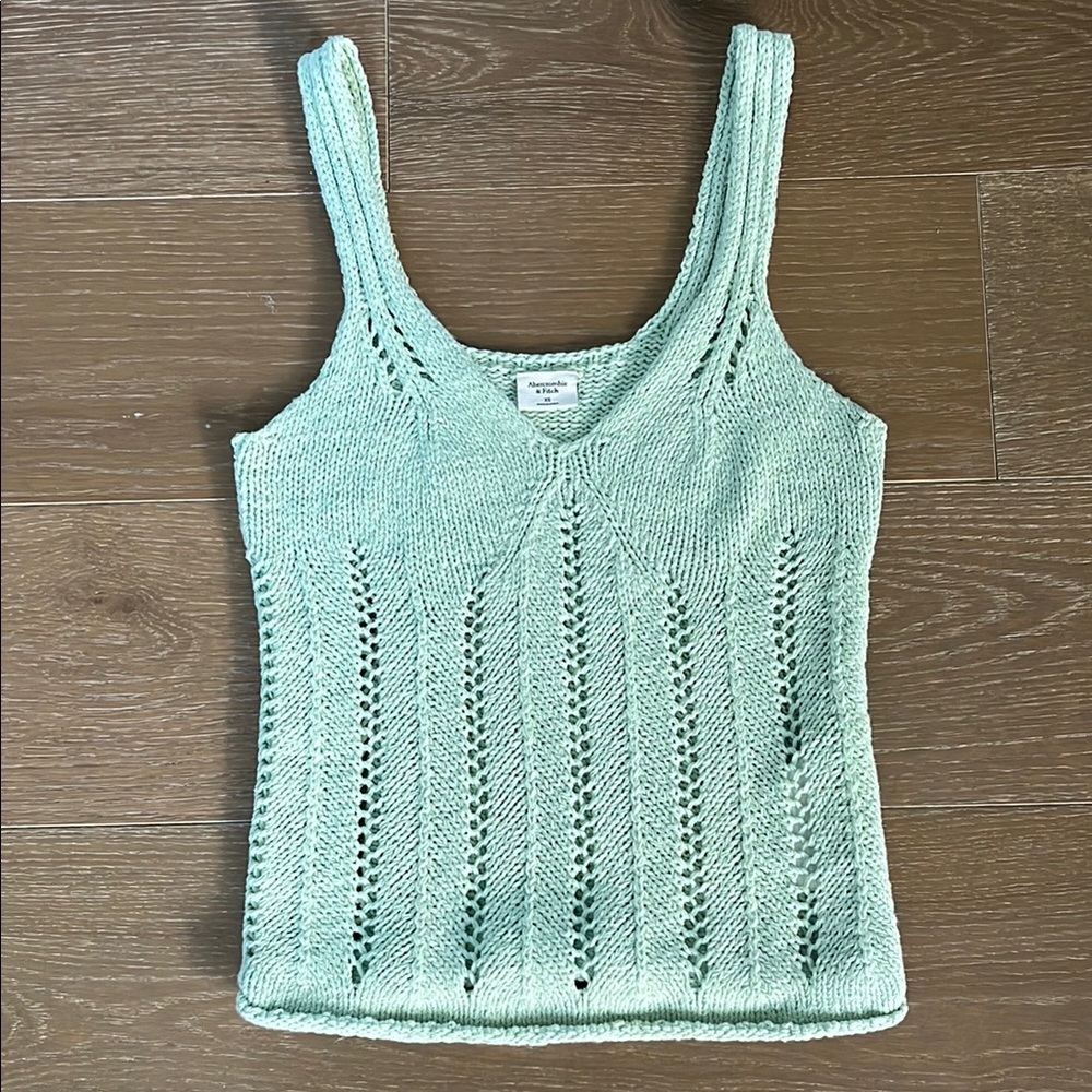 Abercrombie & Fitch Skimming V Neck Crochet Tank Top in Mint Green size XS